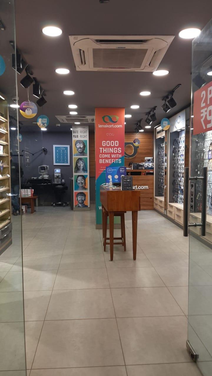 Optician Near me Lenskart in Model Town, New Delhi, Delhi 110009