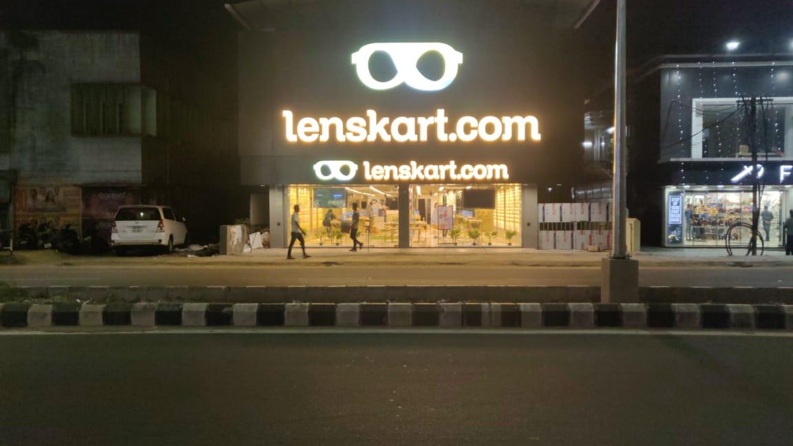 Optician Near me Lenskart in MG Road Metro, Kerala 682001